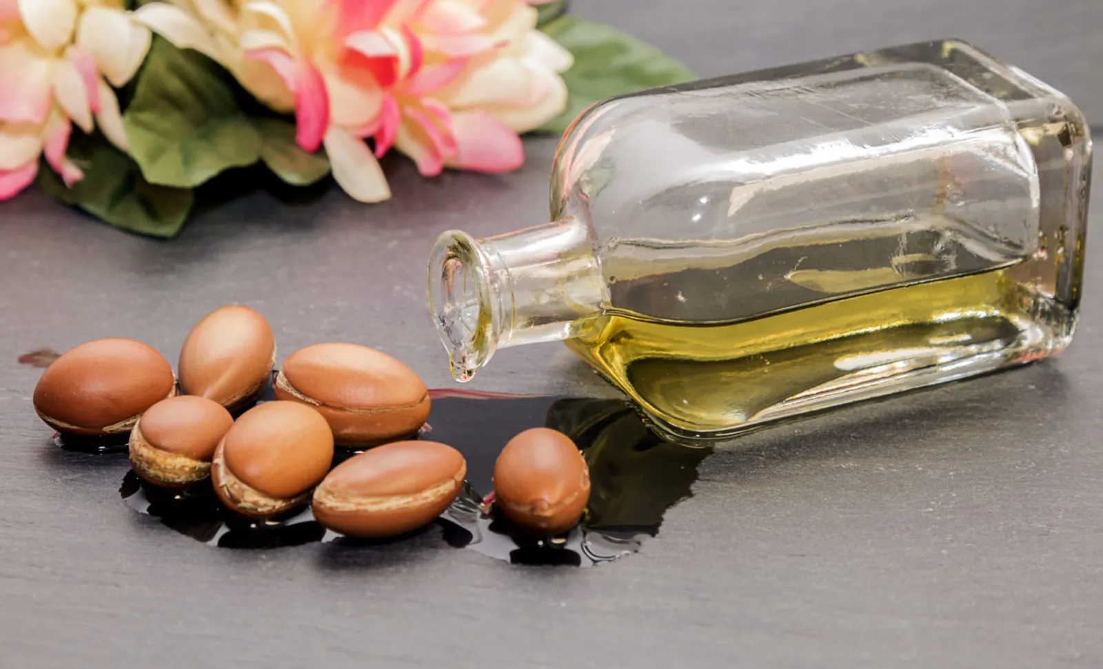Benefits of Argan Oil for Hair and How to Use It
